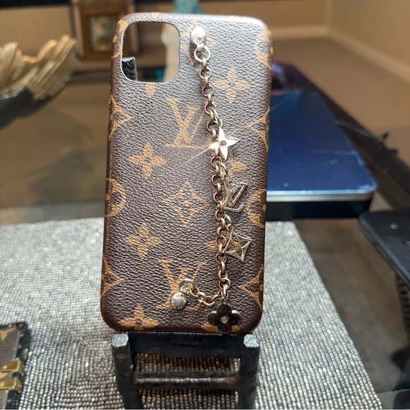 Louis Vuitton Inspired iPhone Case with Gold Chain Charm – Fits iPhone - Picture 2 of 5